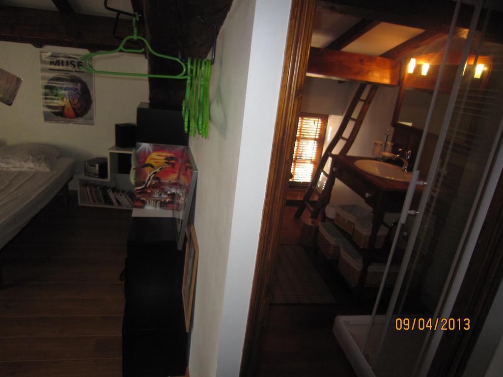 La Frandomiere Bed and Breakfast Saint-Martin-de-Londres Værelse billede