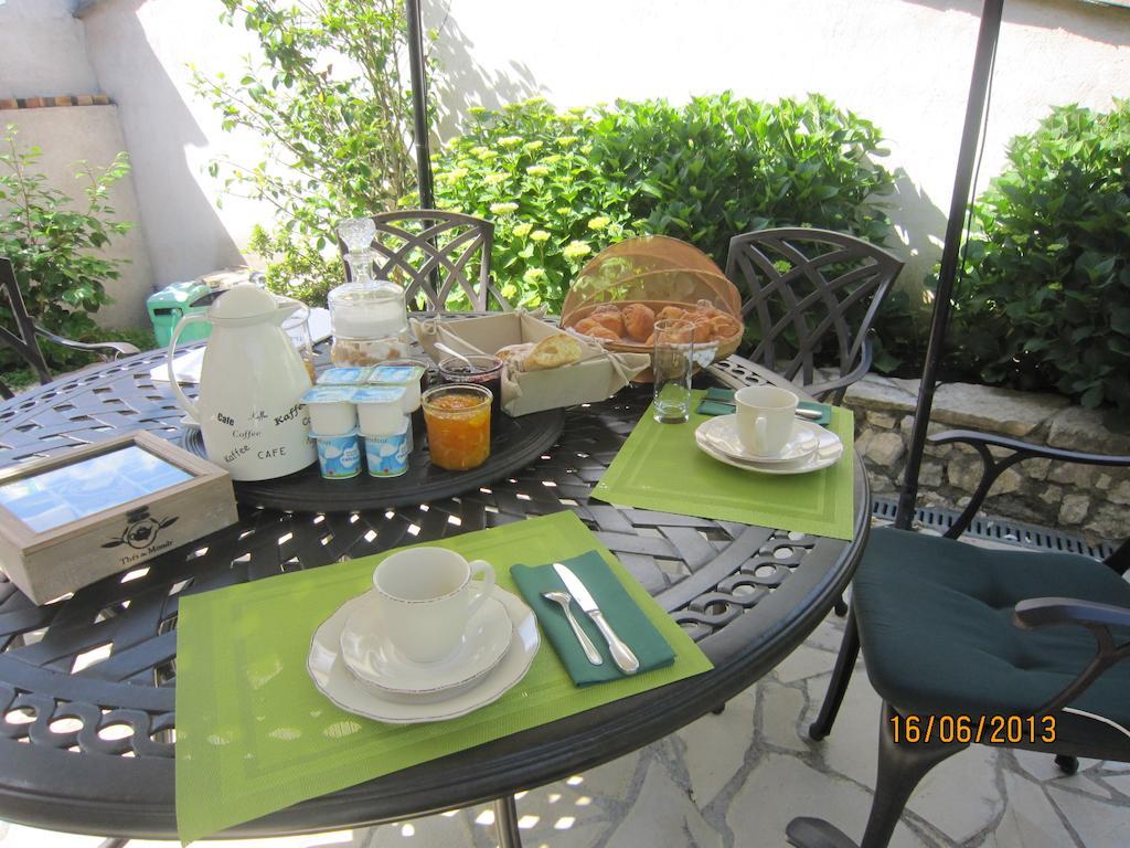 La Frandomiere Bed and Breakfast Saint-Martin-de-Londres Værelse billede