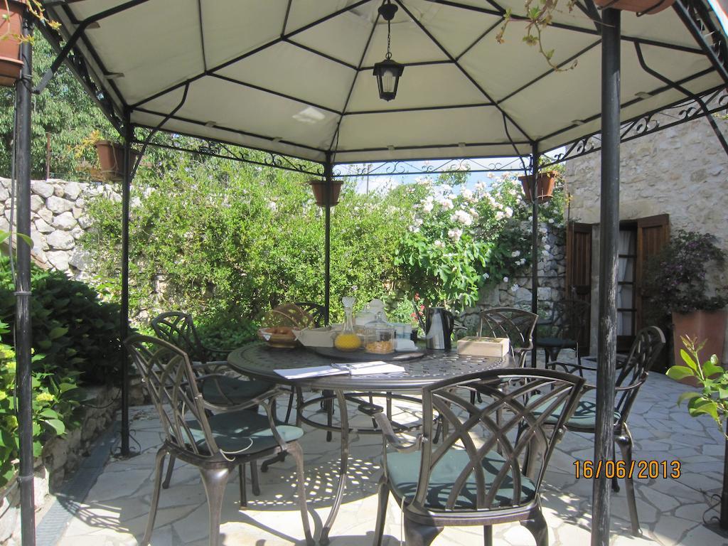 La Frandomiere Bed and Breakfast Saint-Martin-de-Londres Værelse billede